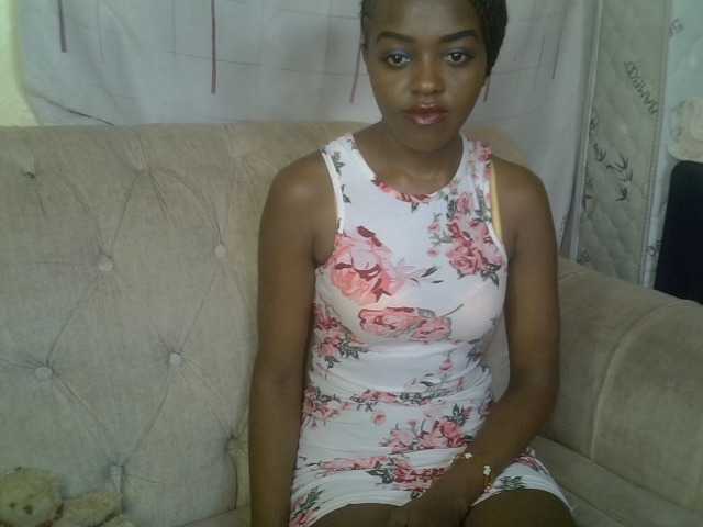 Tyra019a