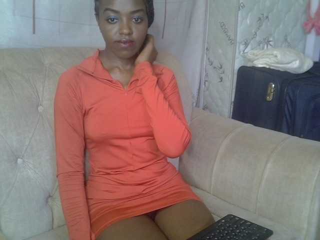 Tyra019a