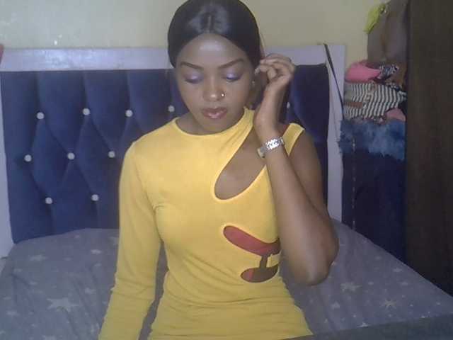 Tyra019a live cam on BongaCams