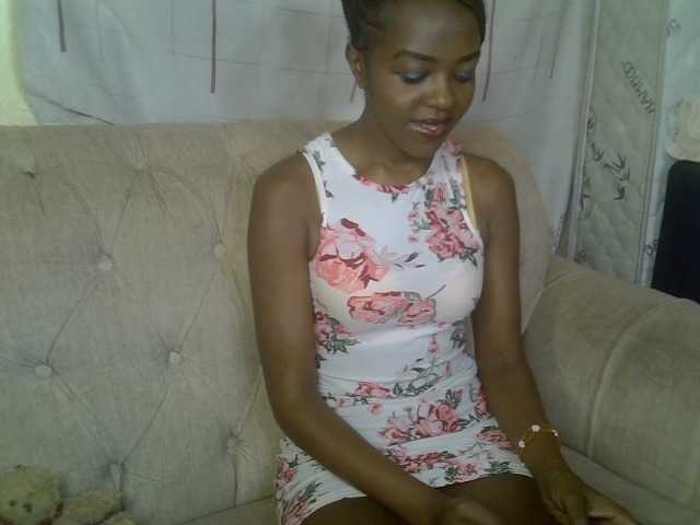 Tyra019a