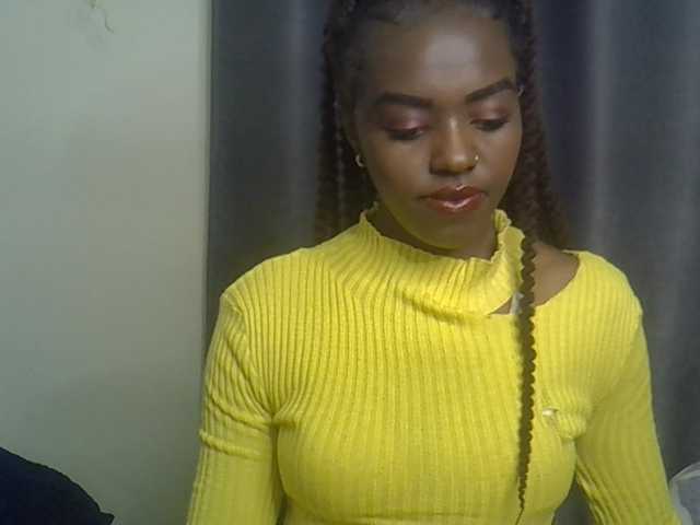 Tyra019a live cam on BongaCams