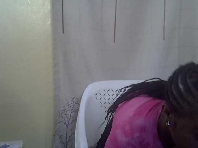 Tyra019a live cam on BongaCams