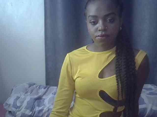 Tyra019a