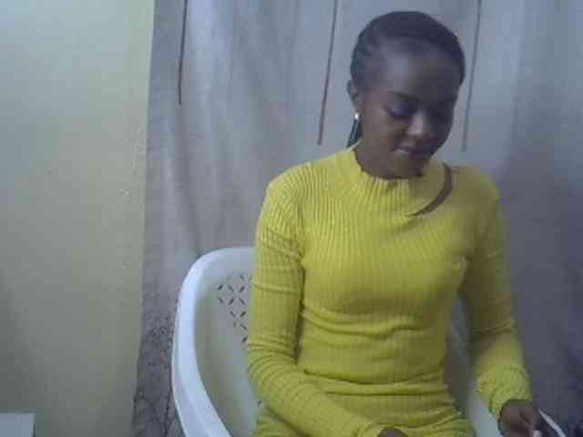 Tyra019a