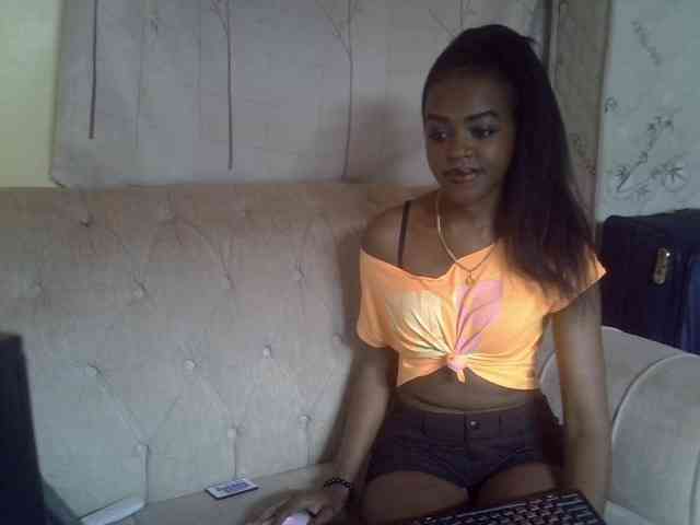 Tyra019a