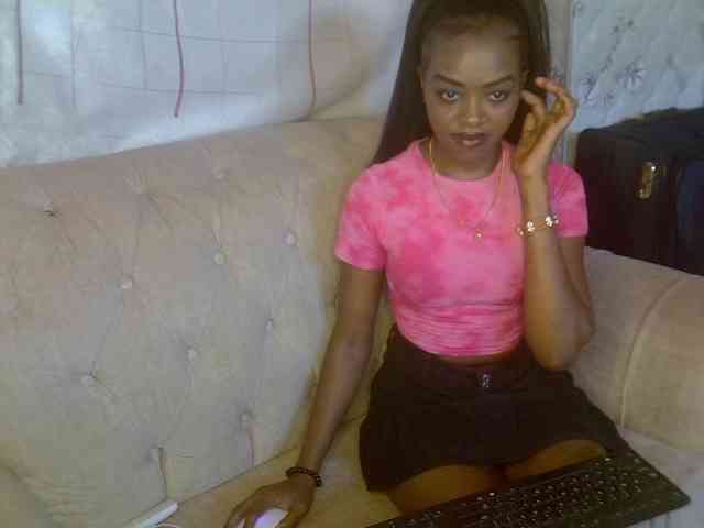 Tyra019a