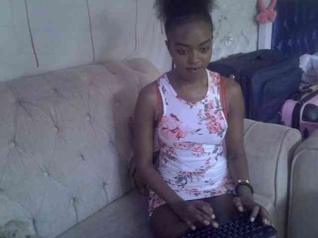 Tyra019a