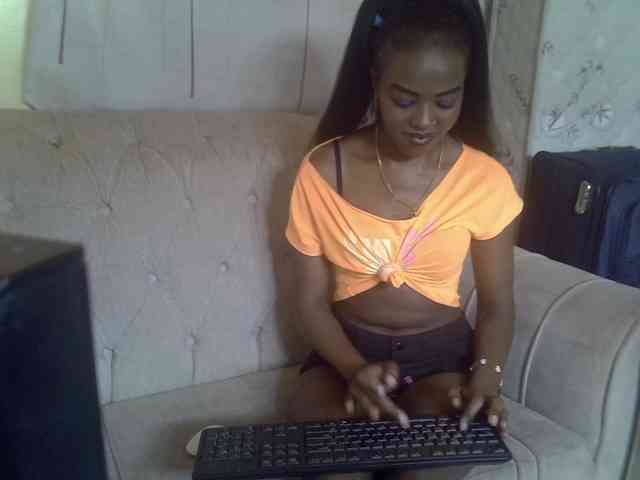 Tyra019a