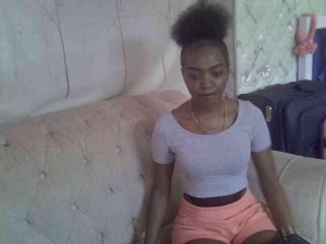 Tyra019a