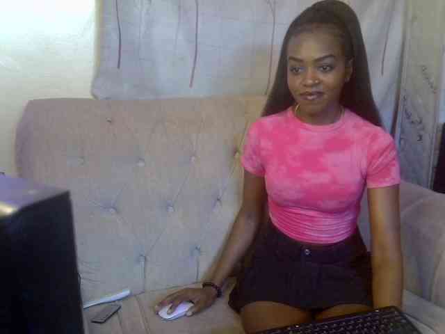 Tyra019a