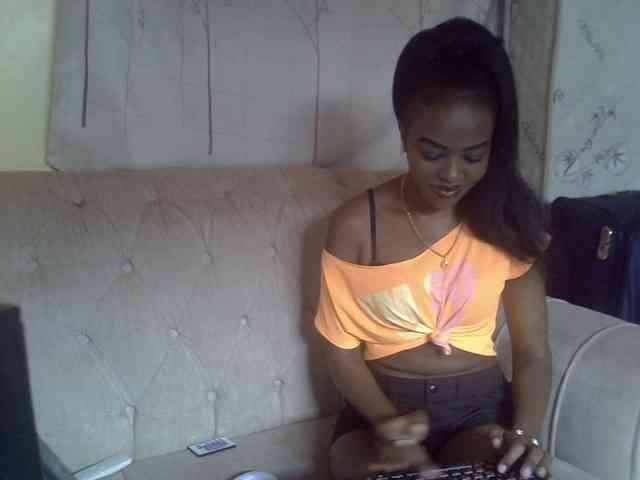 Tyra019a