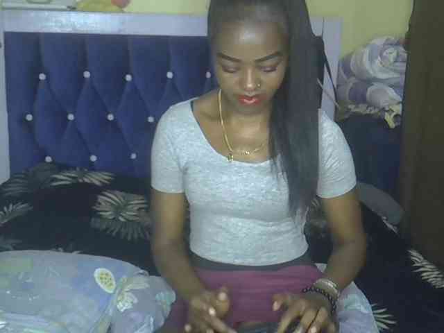 Tyra019a