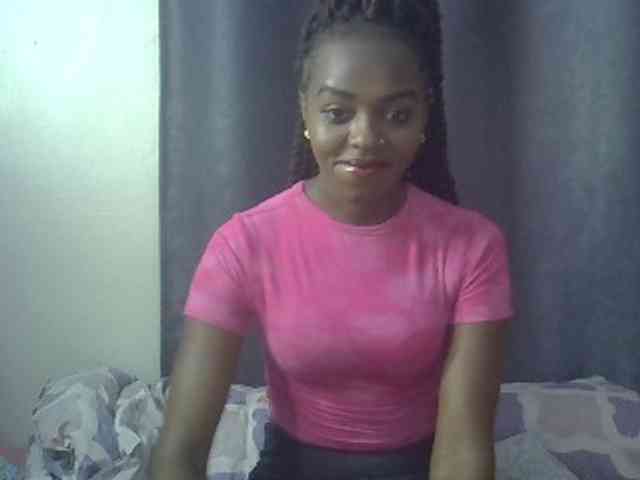 Tyra019a