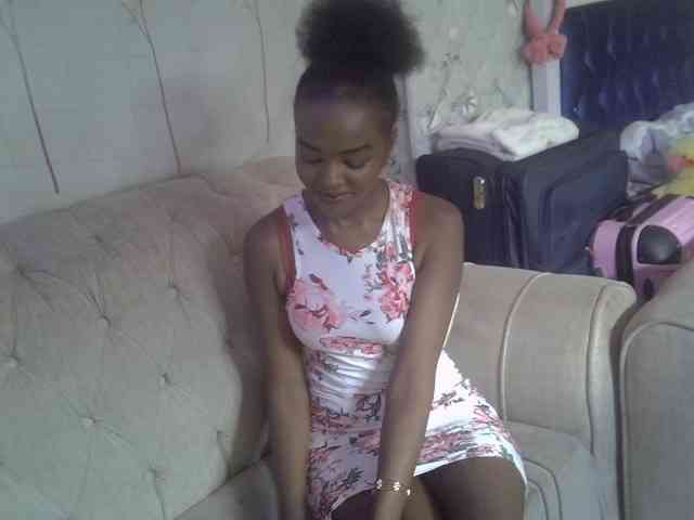 Tyra019a Tyra019a