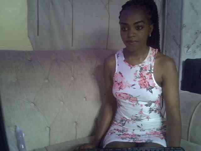 Tyra019a Tyra019a