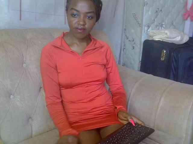 Tyra019a