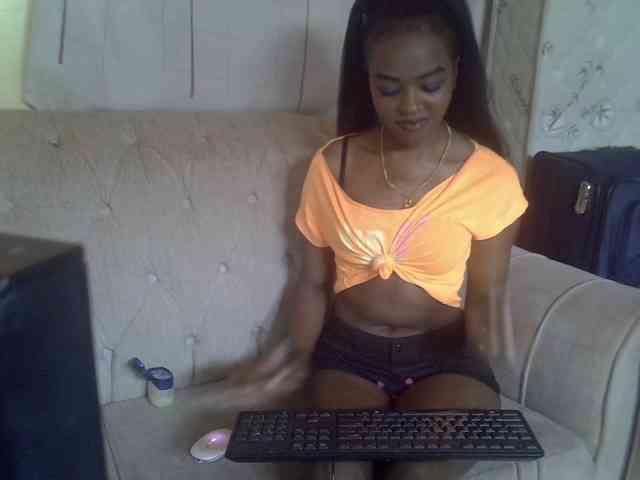 Tyra019a