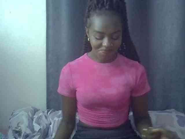 Tyra019a