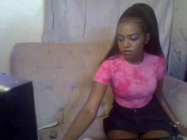 Tyra019a