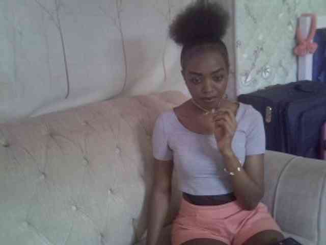 Tyra019a