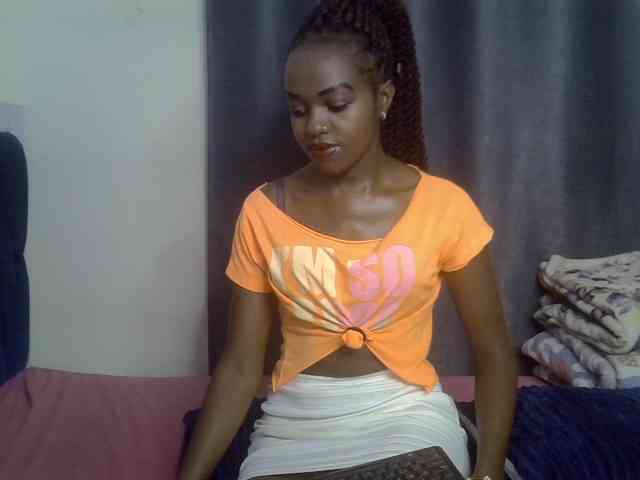 Tyra019a