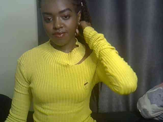 Tyra019a