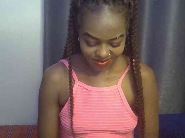 Tyra019a