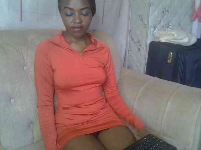 Tyra019a