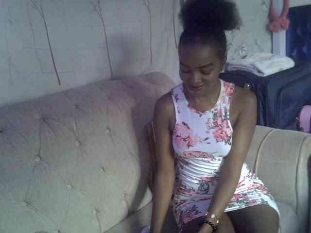 Tyra019a Tyra019a