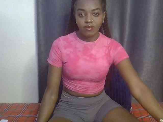 Tyra019a Tyra019a