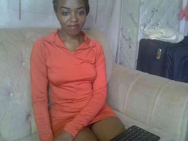 Tyra019a