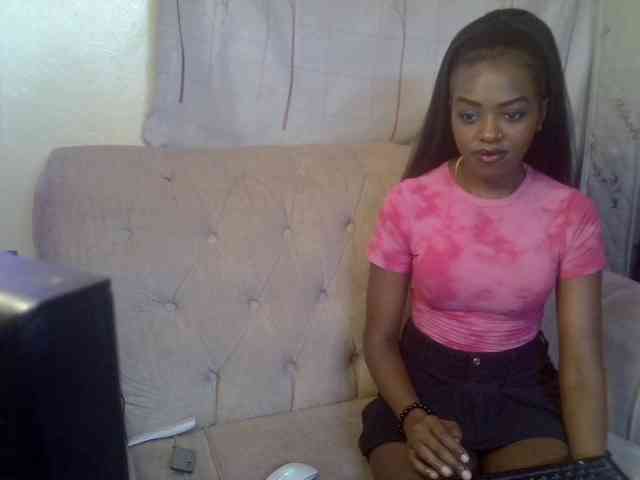 Tyra019a