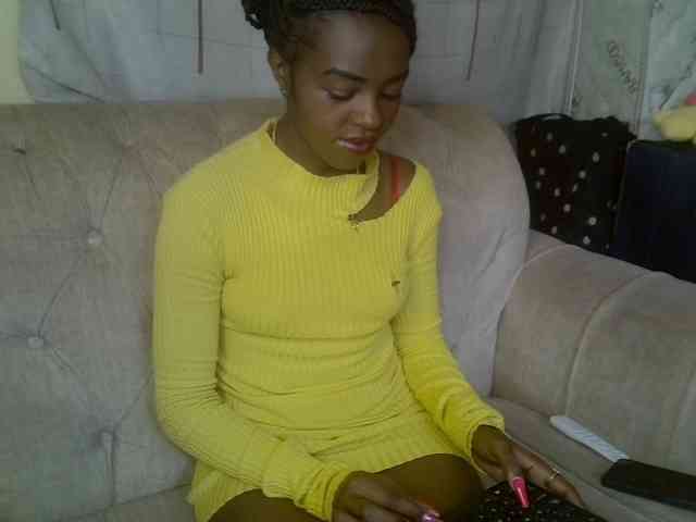 Tyra019a