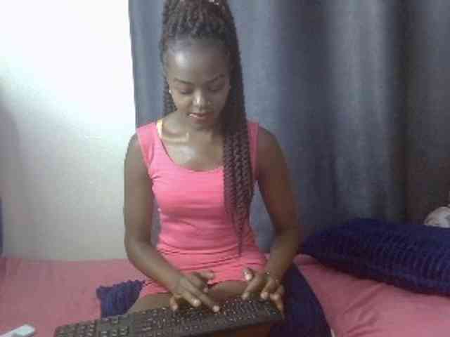 Tyra019a