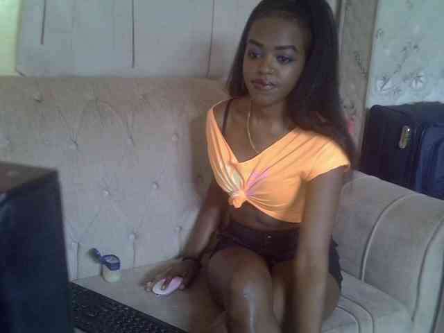 Tyra019a