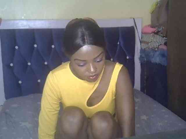 Tyra019a