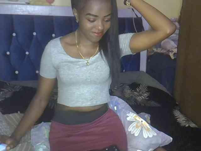Tyra019a