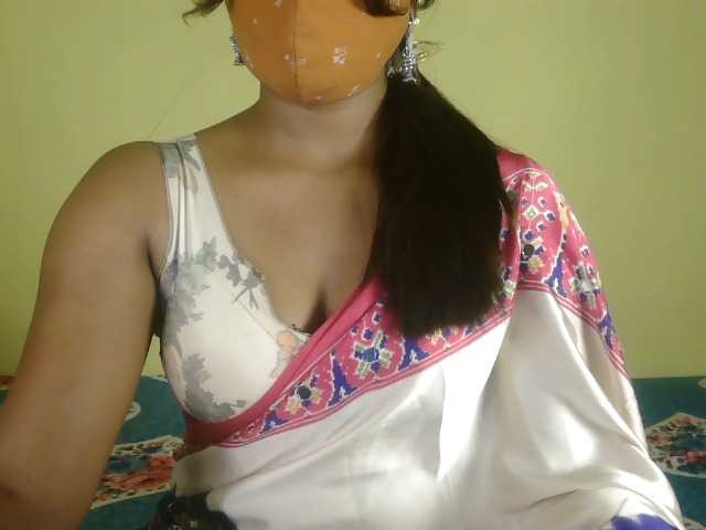 Stripiqueen, live now on BongaCams