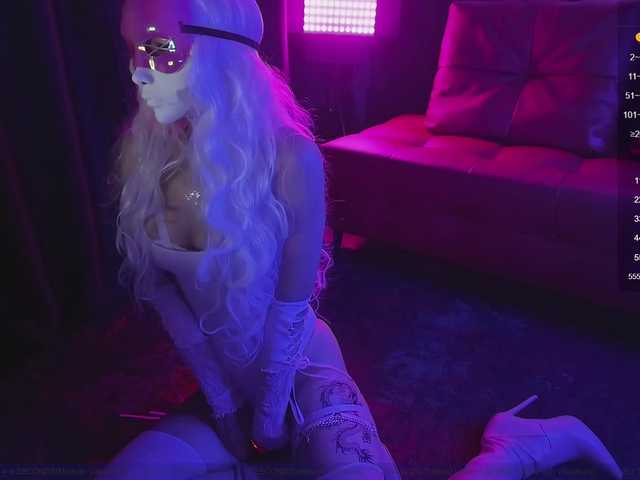 FemEnigma live webcam show
