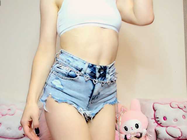 malenkaYA-1 live cam on BongaCams