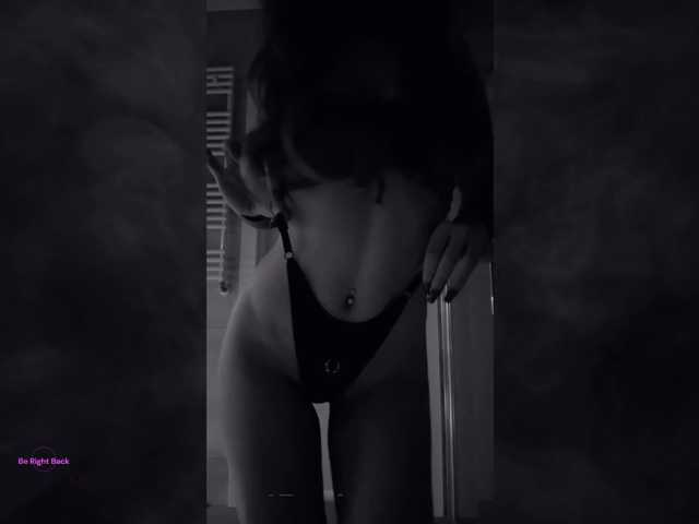 le modèle Hello_Kitty est en webcam porno dans un show sur le site bongacams, il possède les tags suivants: White/Caucasian,Redhead,Trimmed