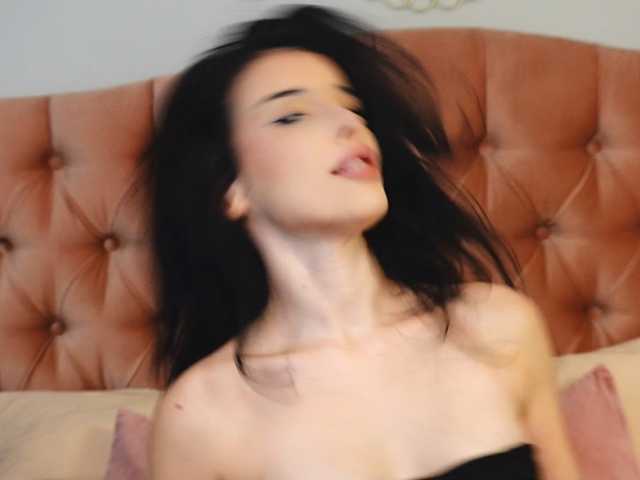 RubyNoireX, en vivo ahora en BongaCams
