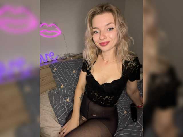 miahollis
