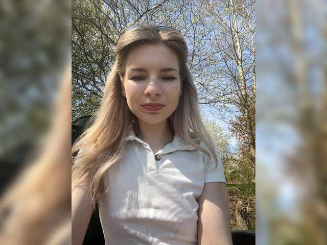 miahollis's BongaCams show and profile