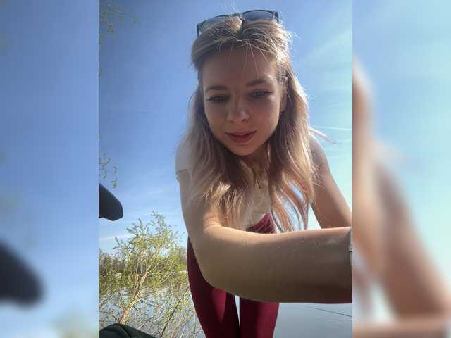 miahollis's BongaCams show and profile