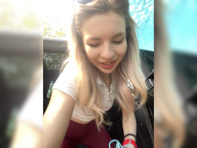 miahollis's BongaCams show and profile