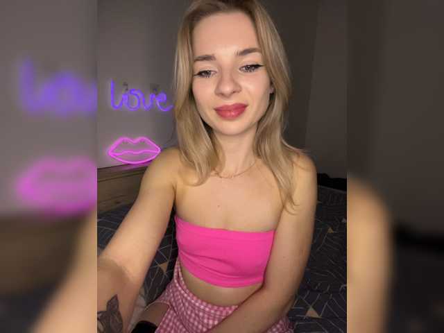 miahollis