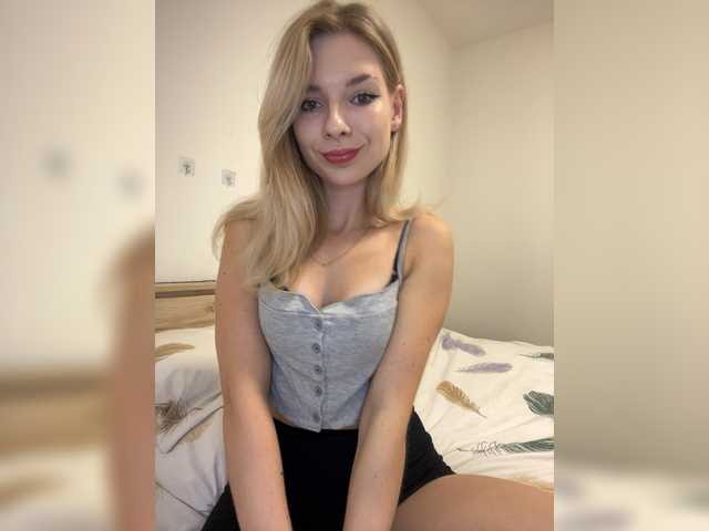 miahollis