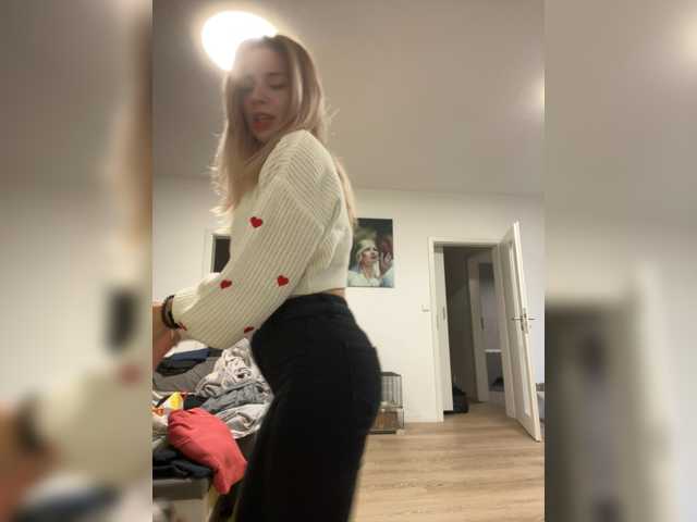 miahollis