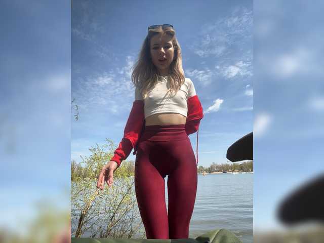 miahollis's BongaCams show and profile